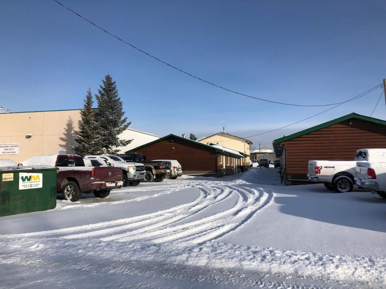 Alpine Motel Rocky Mountain House Exterior photo